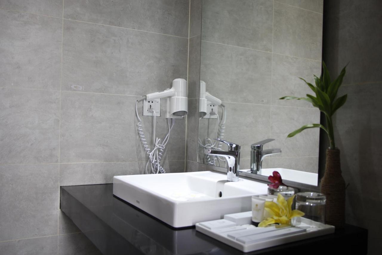 Lcs Hotel & Apartment بنوم بنه المظهر الخارجي الصورة